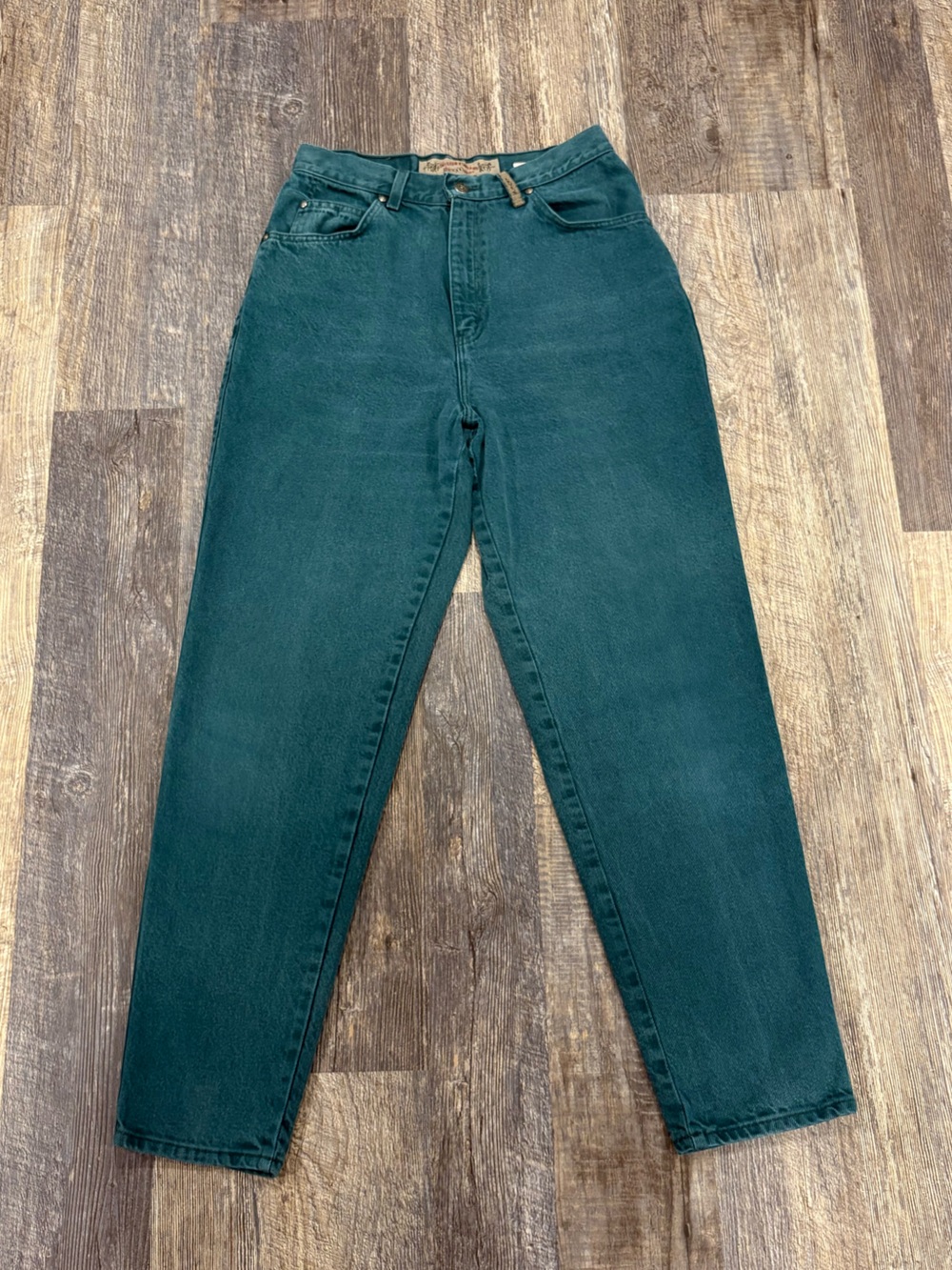Vintage March 1992 Levi's 900 Series High-Waisted Tapered Leg Jeans in Green